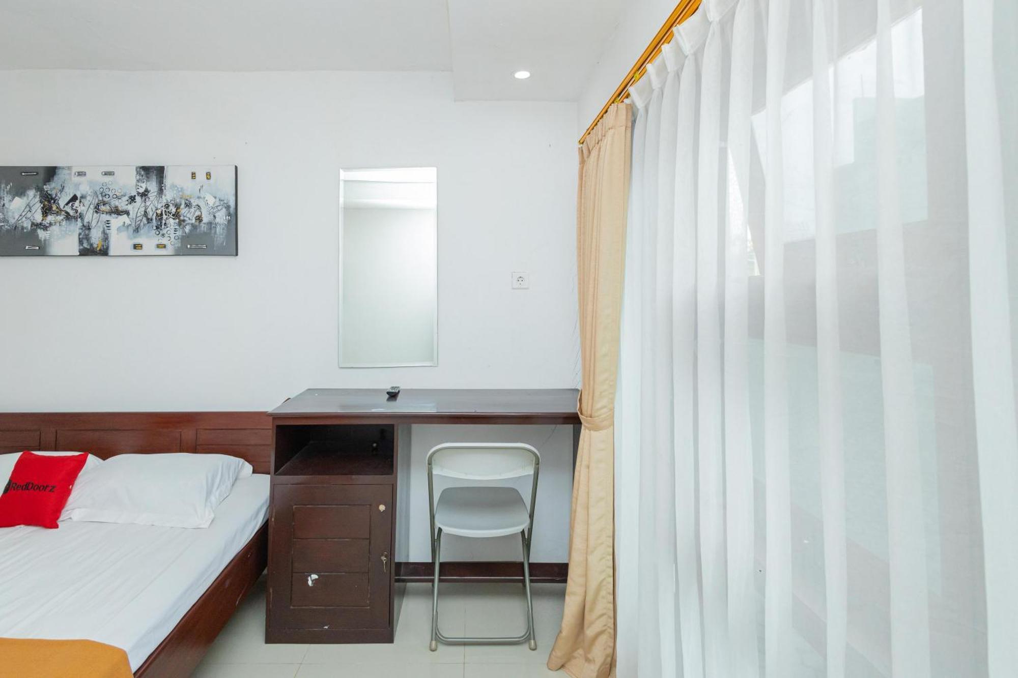 Reddoorz Syariah At Wisma Djokorio Poncokusumo 玛琅 外观 照片