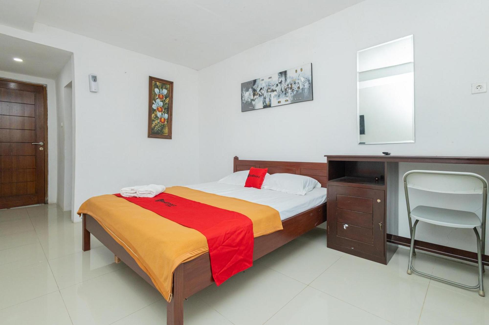 Reddoorz Syariah At Wisma Djokorio Poncokusumo 玛琅 外观 照片