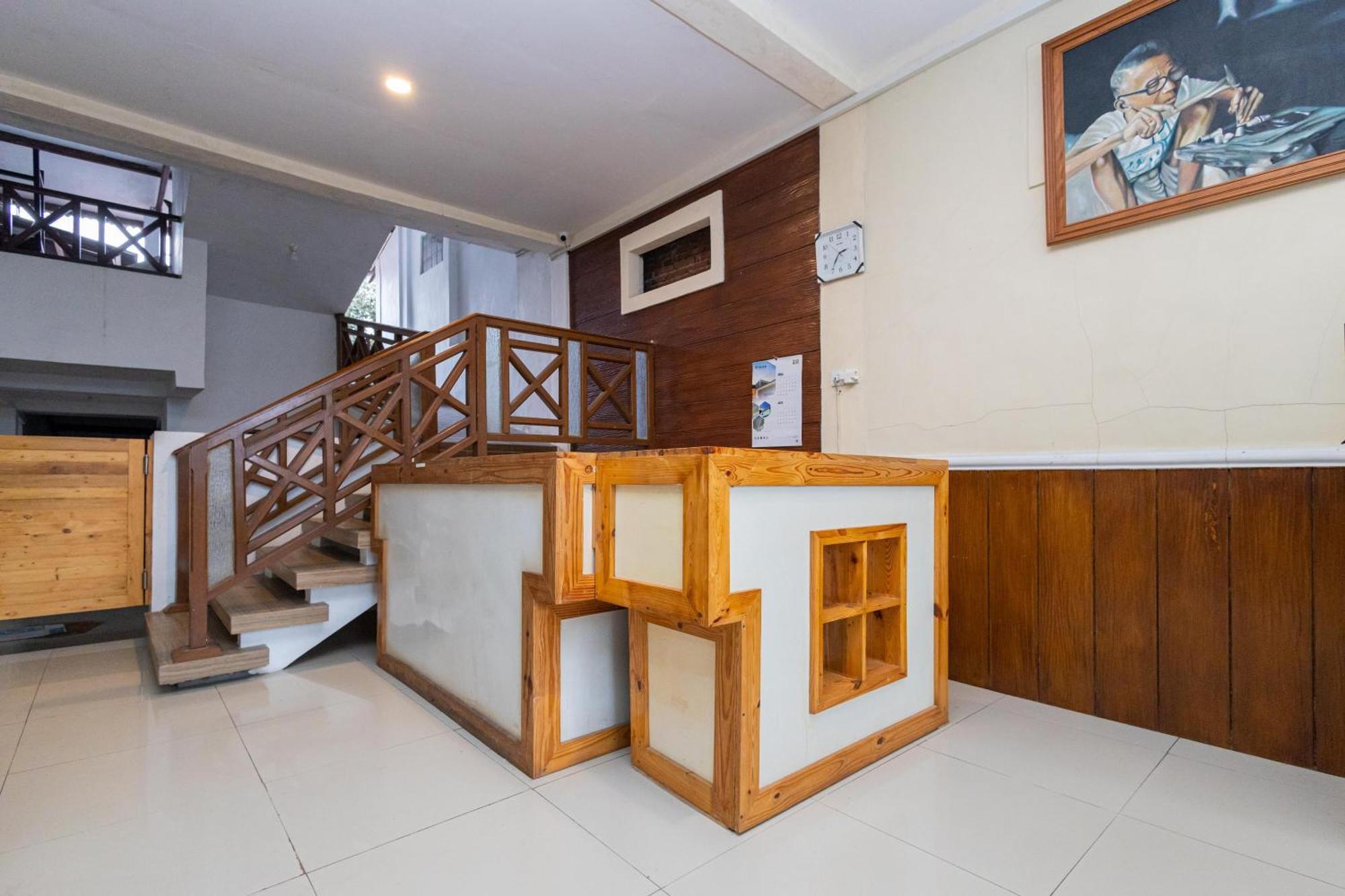 Reddoorz Syariah At Wisma Djokorio Poncokusumo 玛琅 外观 照片