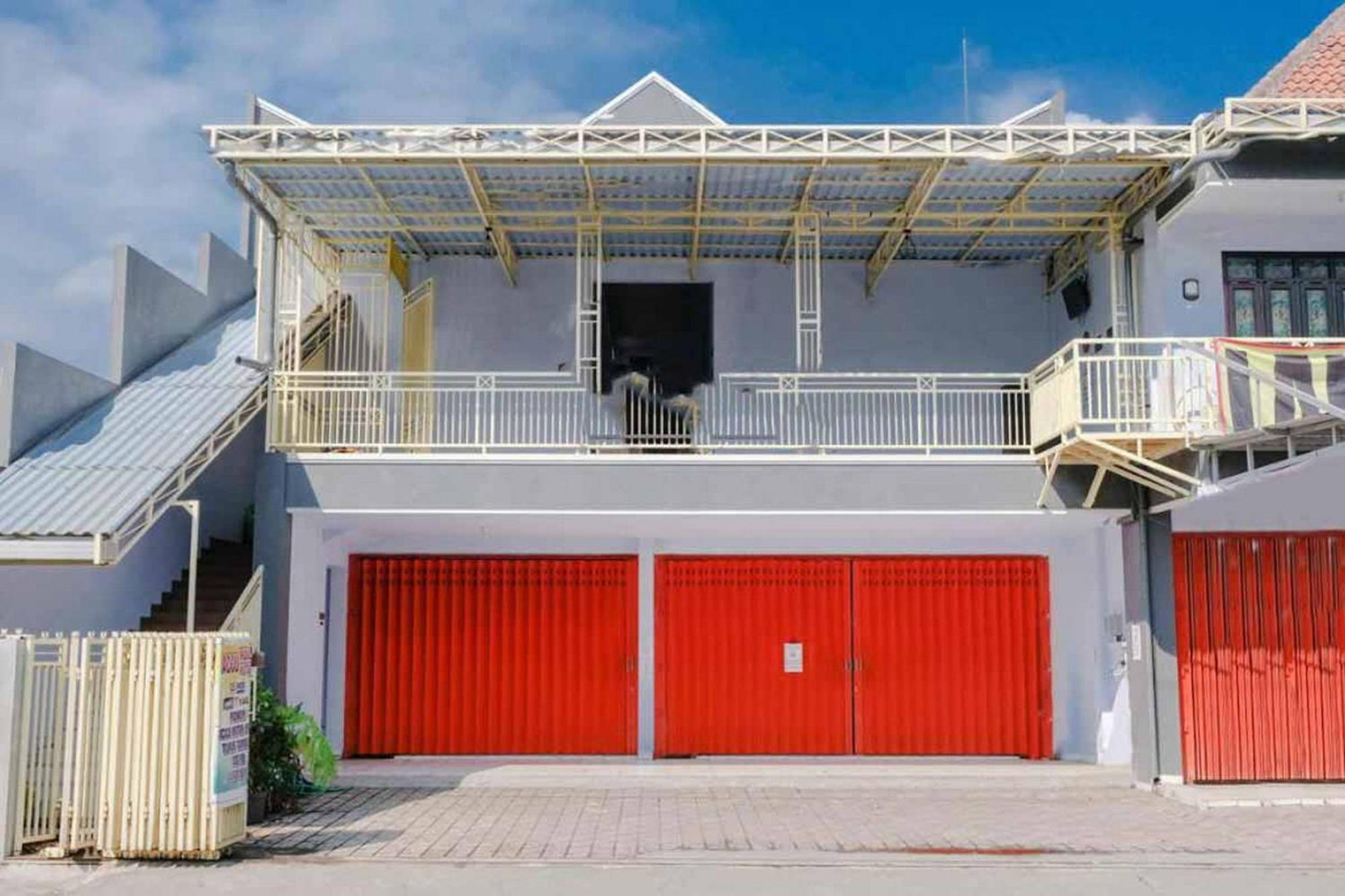 Reddoorz Syariah At Wisma Djokorio Poncokusumo 玛琅 外观 照片