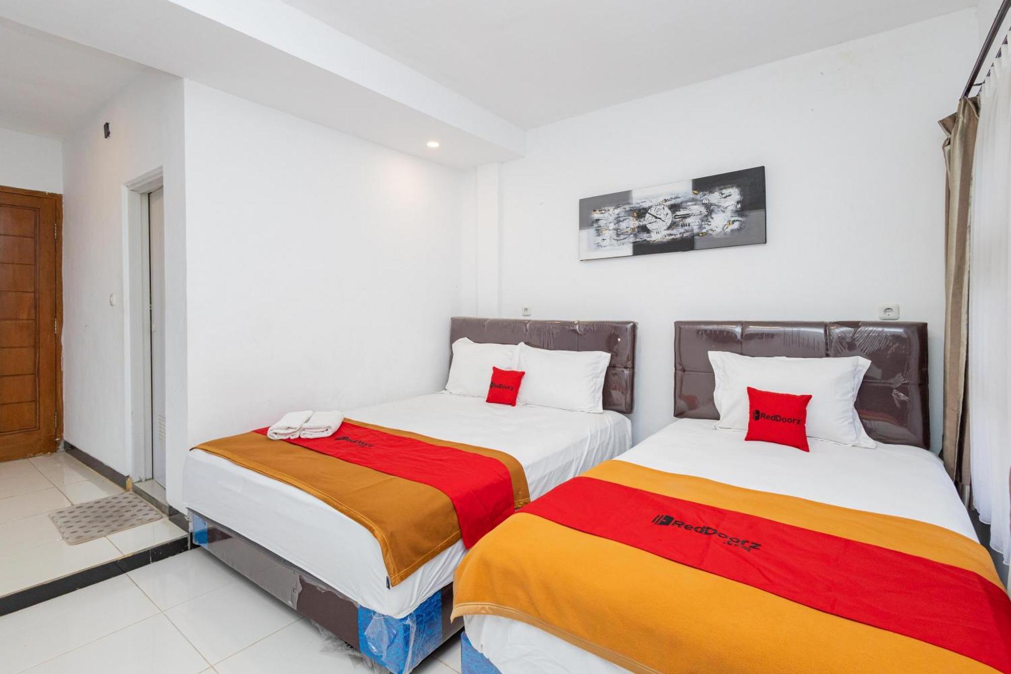 Reddoorz Syariah At Wisma Djokorio Poncokusumo 玛琅 外观 照片