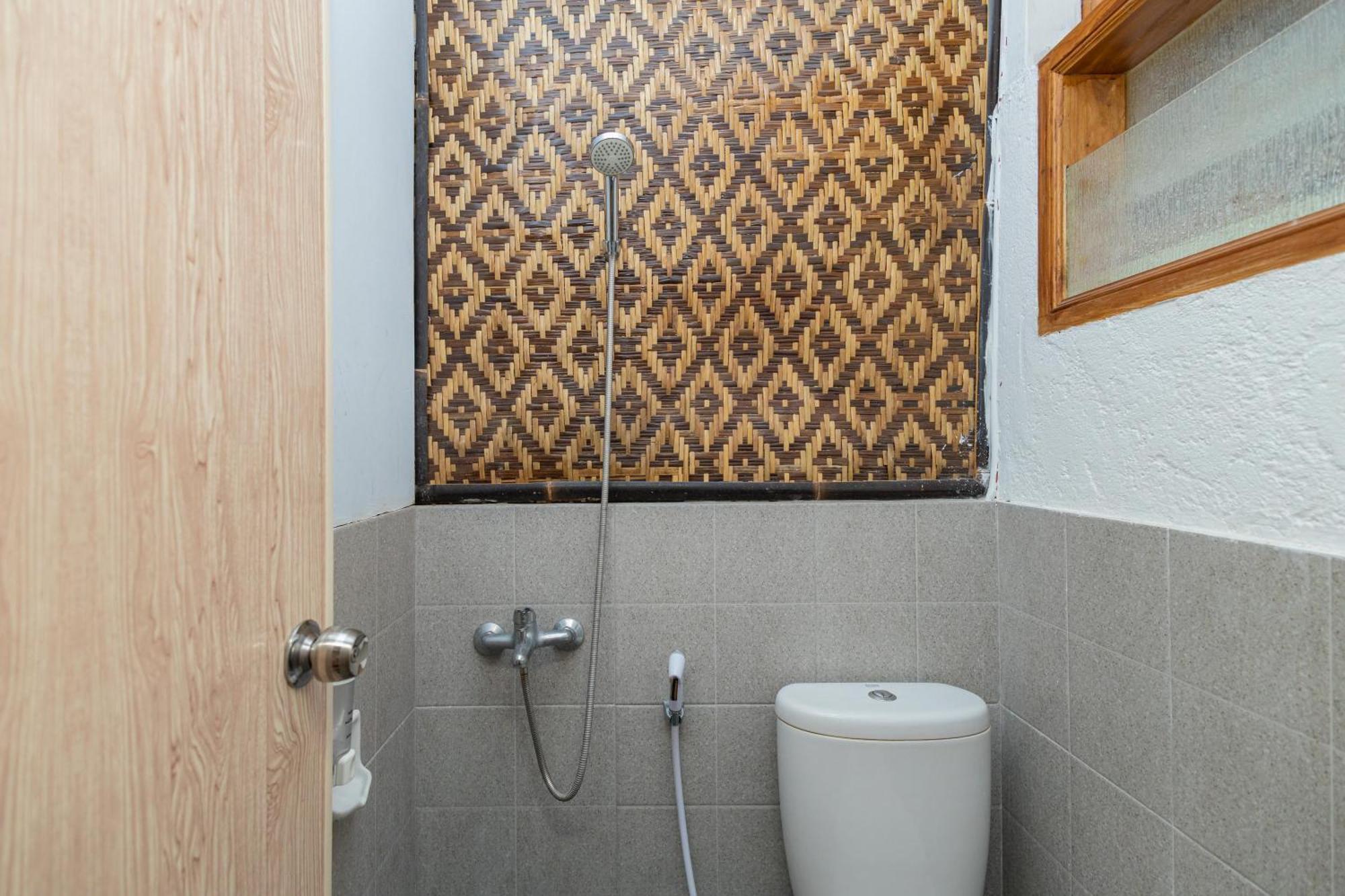 Reddoorz Syariah At Wisma Djokorio Poncokusumo 玛琅 外观 照片