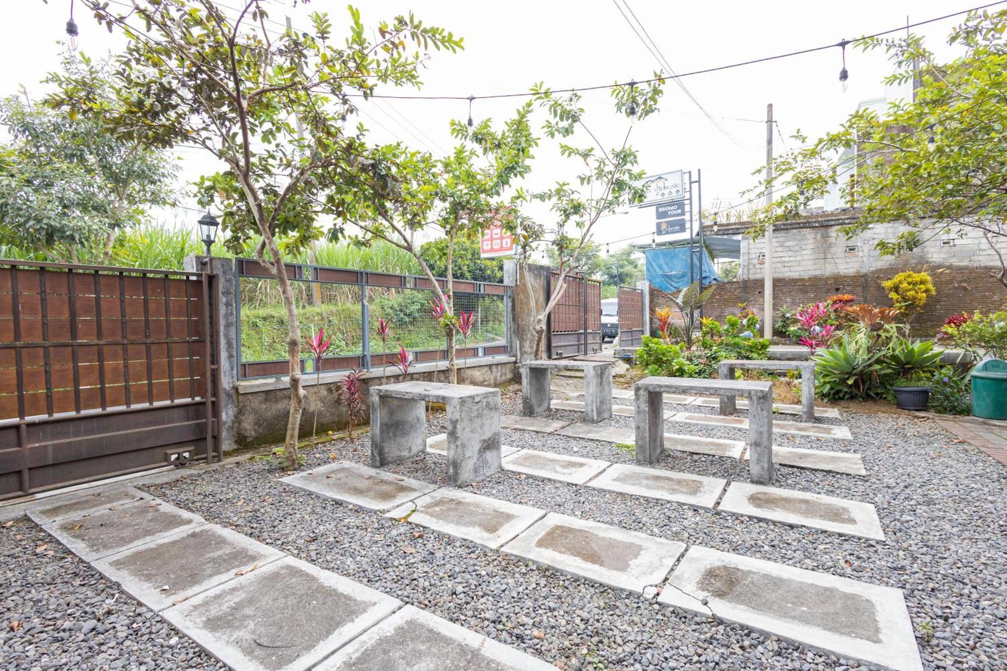 Reddoorz Syariah At Wisma Djokorio Poncokusumo 玛琅 外观 照片