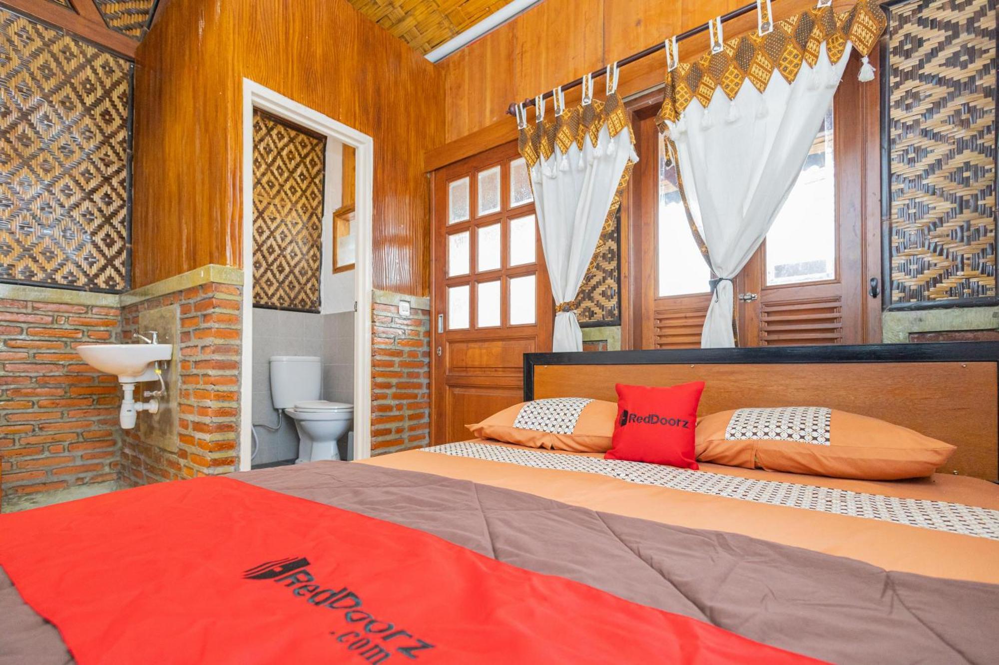 Reddoorz Syariah At Wisma Djokorio Poncokusumo 玛琅 外观 照片